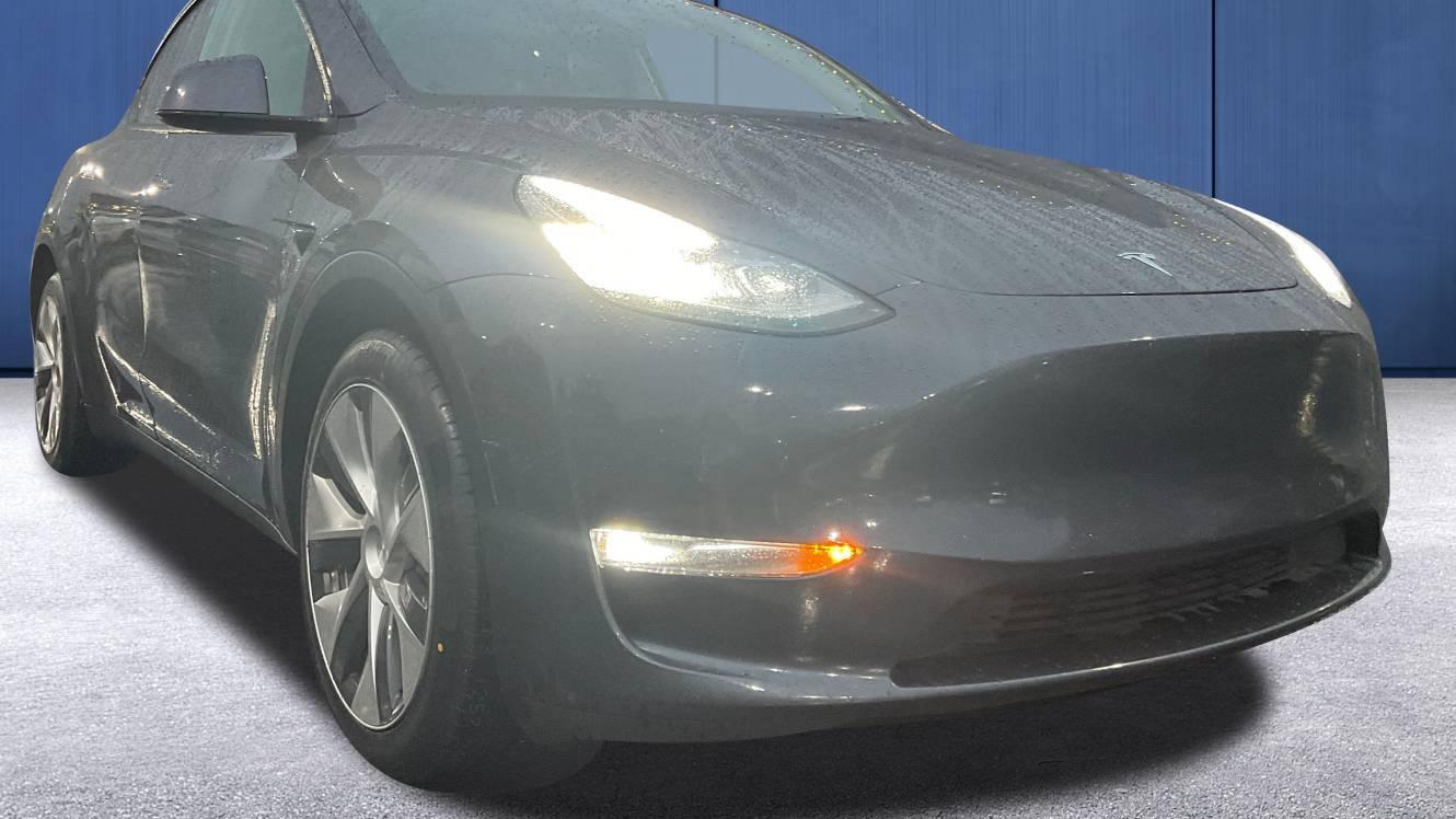 TESLA MODEL Y 2021 5YJYGDEE1MF100030 image